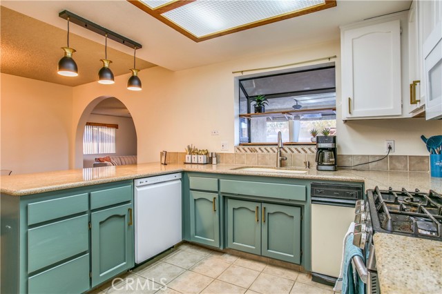 Detail Gallery Image 15 of 36 For 57442 Saint Marys Dr, Yucca Valley,  CA 92284 - 2 Beds | 2 Baths