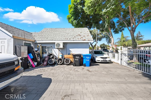 Detail Gallery Image 10 of 22 For 7010 San Vincente, Paramount,  CA 90723 - – Beds | – Baths