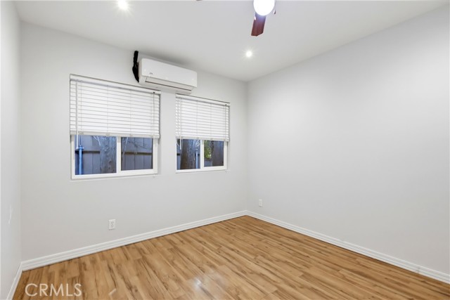 17811 Ludlow Street photo 19