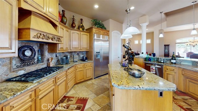 17134 Joshua Road, Apple Valley CA: https://media.crmls.org/medias/e49e8786-ecda-4481-8710-220a5b74ce32.jpg