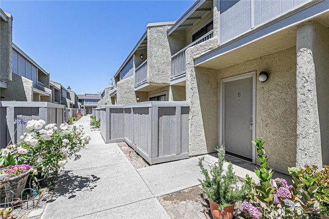 Detail Gallery Image 1 of 1 For 1213 W Cypress Ave #B,  Lompoc,  CA 93436 - 2 Beds | 1/1 Baths