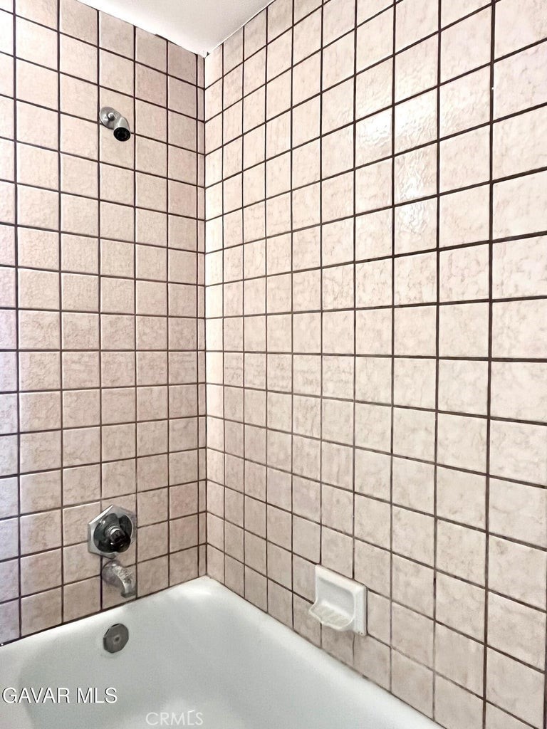 https://media.crmls.org/medias/e49f3c3b-a0f2-440d-a643-8f346382a10b.jpg?preset=X-Large