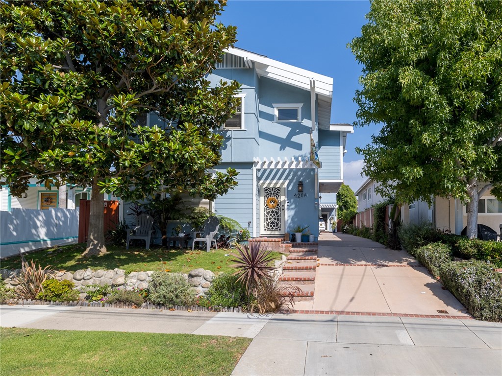 420 Broadway, Redondo Beach, California 90277, 4 Bedrooms Bedrooms, ,3 BathroomsBathrooms,Residential,Sold,Broadway,SB23193472