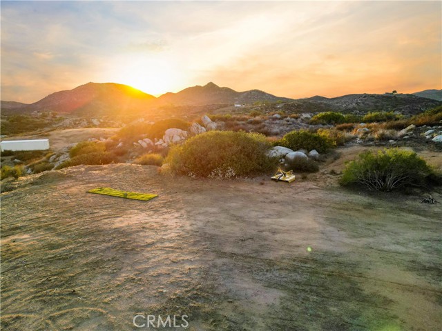45 Intrepid, Temecula CA: https://media.crmls.org/medias/e49f474b-545d-4169-a9c5-199b9199069e.jpg