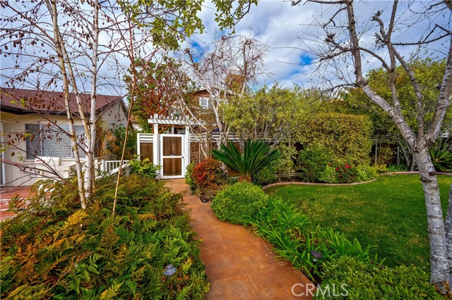 Detail Gallery Image 5 of 45 For 334 Locust St #2,  Laguna Beach,  CA 92651 - 3 Beds | 2/1 Baths