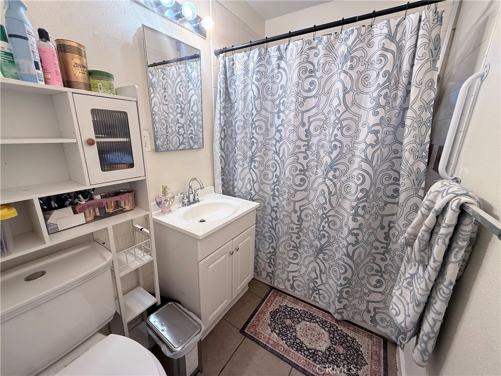 https://media.crmls.org/medias/e49fb4c3-246a-4946-af37-150255868783.jpg?preset=X-Large