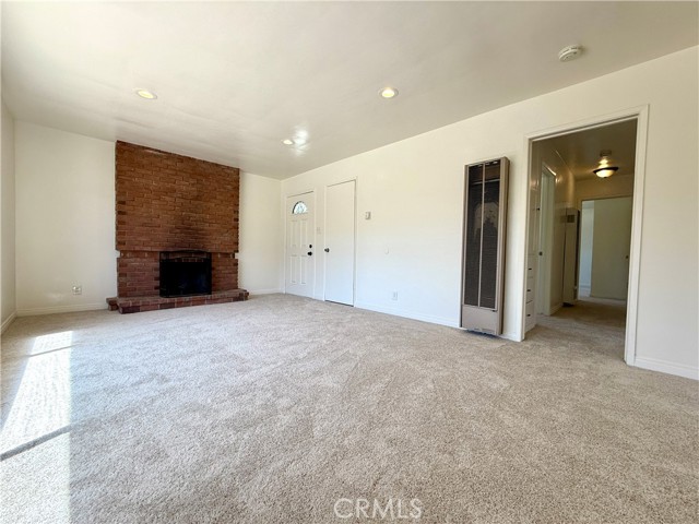 44037 Fern Avenue, Lancaster CA: https://media.crmls.org/medias/e49fd7bc-58f4-42dd-b5e9-74fafc928f44.jpg