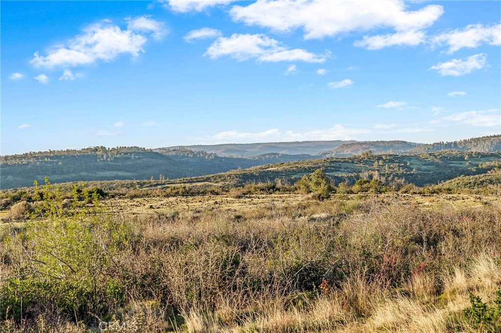 https://media.crmls.org/medias/e4a0e793-4608-419e-bfb9-a6eadc8a1b57.jpg?preset=X-Large