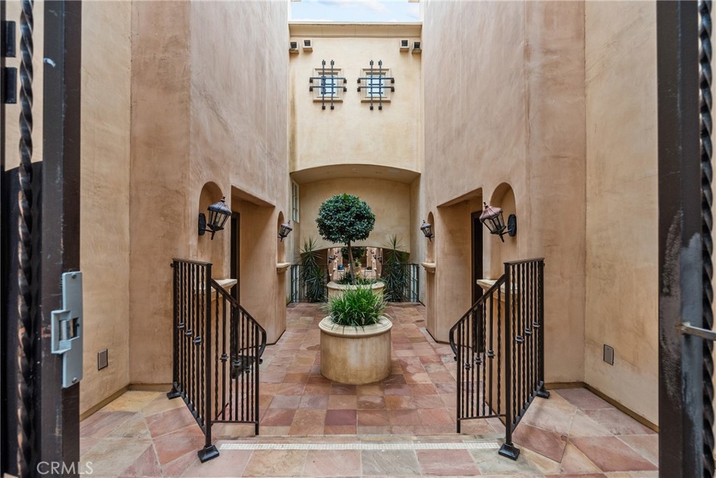 1311 Centinela #3