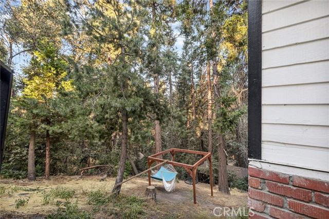 Detail Gallery Image 17 of 28 For 25576 Hi Ln, Twin Peaks,  CA 92391 - 3 Beds | 1 Baths