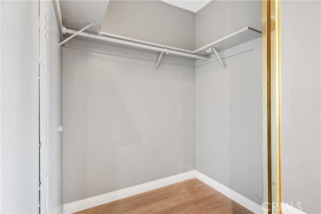 8305 Pioneer Drive, Bakersfield CA: https://media.crmls.org/medias/e4a2ceb2-1467-4633-88c9-20df06d84189.jpg