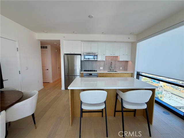 Detail Gallery Image 11 of 40 For 400 S Broadway #1703,  Los Angeles,  CA 90013 - 2 Beds | 2 Baths