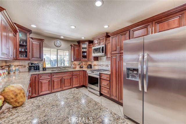 Detail Gallery Image 8 of 47 For 25540 Lynn Pl #B,  Madera,  CA 93638 - 3 Beds | 2 Baths