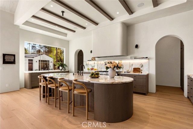 Detail Gallery Image 17 of 62 For 19026 Sprague St, Tarzana,  CA 91356 - 6 Beds | 6/1 Baths