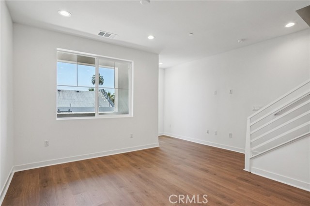 Detail Gallery Image 4 of 21 For 107 N First Ave, Upland,  CA 91786 - 3 Beds | 3 Baths