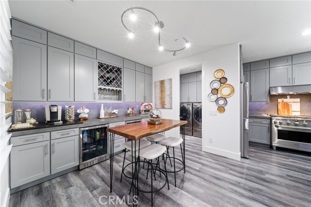 15583 N Peak Lane, Fontana CA: https://media.crmls.org/medias/e4a500e0-2b70-46a0-86a9-e827a3426b57.jpg