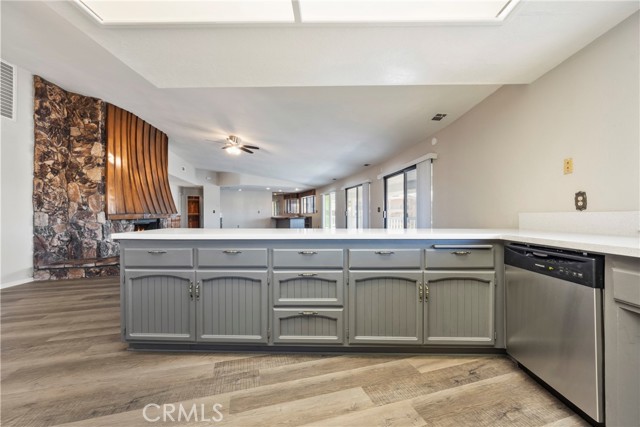 Detail Gallery Image 12 of 73 For 29611 Bonanza, Canyon Lake,  CA 92587 - 5 Beds | 4 Baths