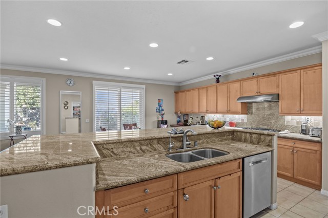 Detail Gallery Image 8 of 36 For 8656 Calle Canon Rd, Corona,  CA 92883 - 4 Beds | 3/1 Baths