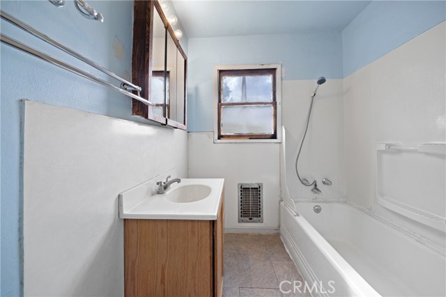 713 Michigan Avenue, Beaumont CA: https://media.crmls.org/medias/e4a67aa3-3c9b-473d-be52-79d24575797c.jpg