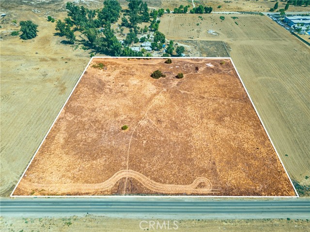650 Mapes Road, Perris CA: https://media.crmls.org/medias/e4a6d58d-1f36-4494-a55f-7fb6f34d6bf2.jpg