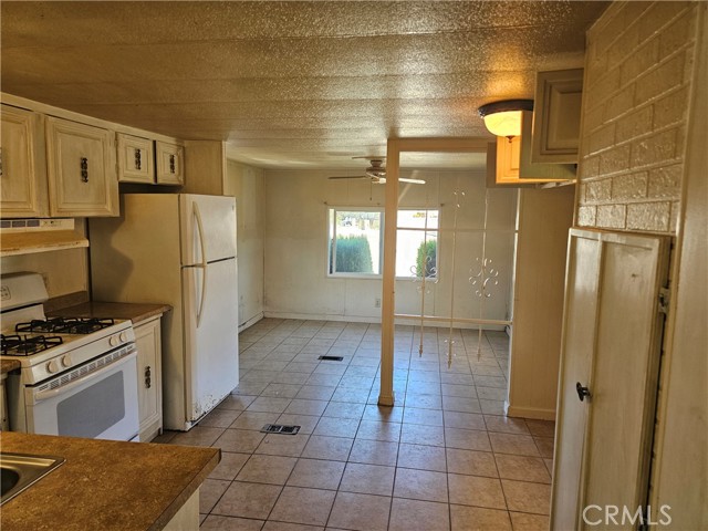 Detail Gallery Image 3 of 21 For 5495 5th St #27,  Kelseyville,  CA 95451 - 2 Beds | 1 Baths