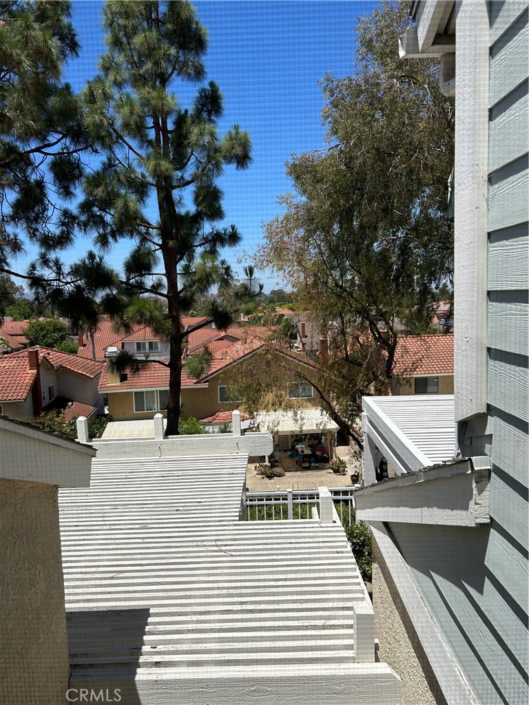 https://media.crmls.org/medias/e4a701ed-be5f-4af1-9138-97764b6ebe6e.jpg?preset=X-Large