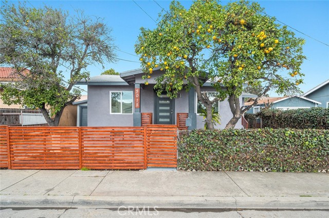 Detail Gallery Image 1 of 42 For 5015 Verona St, East Los Angeles,  CA 90022 - 3 Beds | 2 Baths
