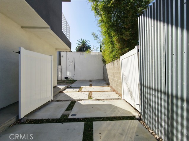 5635 Klump Avenue photo 34