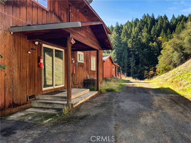 Detail Gallery Image 2 of 9 For 8555 Cave Creek Rd, Redwood Valley,  CA 95470 - 2 Beds | 2 Baths