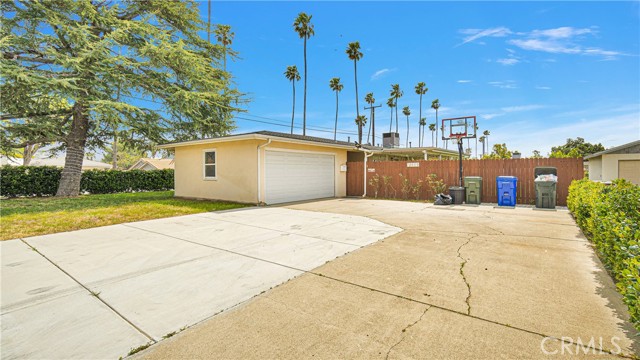 16489 Ivy Avenue, Fontana, California 92335, 3 Bedrooms Bedrooms, ,2 BathroomsBathrooms,Single Family Residence,For Sale,Ivy,CV24067597