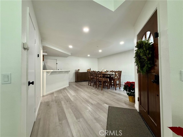 Detail Gallery Image 9 of 31 For 1641 Dimas Ct, Azusa,  CA 91702 - 2 Beds | 2/1 Baths
