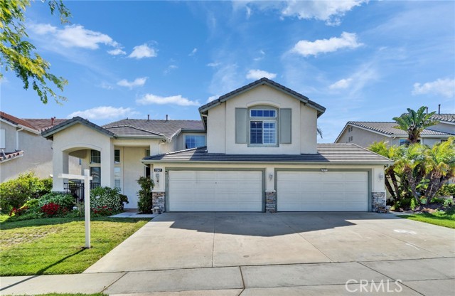 Detail Gallery Image 1 of 37 For 2517 Macbeth Ave, Corona,  CA 92882 - 5 Beds | 4 Baths