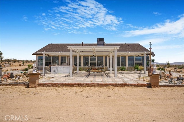 61975 La Brisa Drive, Joshua Tree CA: https://media.crmls.org/medias/e4a99fa8-d5c2-403f-bd20-37a3b76173b9.jpg