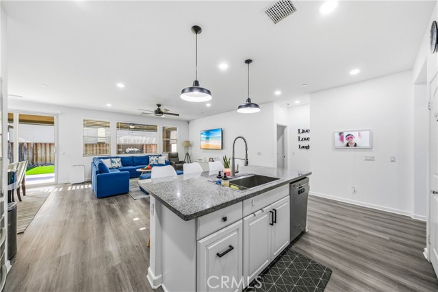 Detail Gallery Image 13 of 54 For 29193 Black Oak, Lake Elsinore,  CA 92530 - 3 Beds | 2 Baths