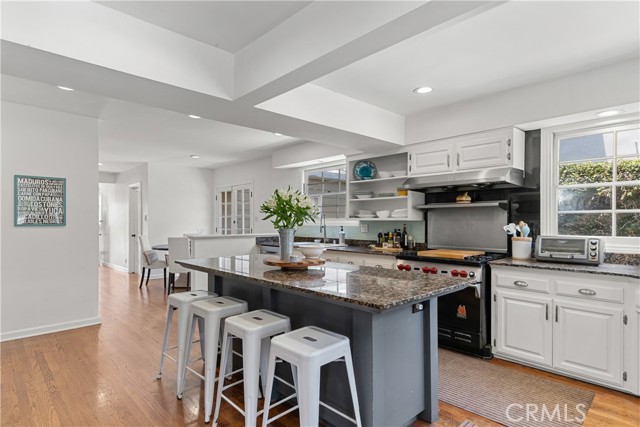 1733 Bayou Way, Seal Beach CA: https://media.crmls.org/medias/e4abeec1-d33a-46a7-9a9f-c979e7d0ff28.jpg