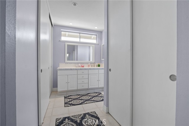 24211 Puerta De Luz, Mission Viejo CA: https://media.crmls.org/medias/e4ac6028-e5f4-4d81-b2b7-99ade7896590.jpg
