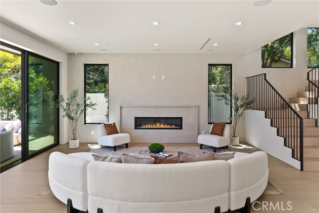Detail Gallery Image 7 of 65 For 14738 Otsego St, Sherman Oaks,  CA 91403 - 5 Beds | 5/1 Baths