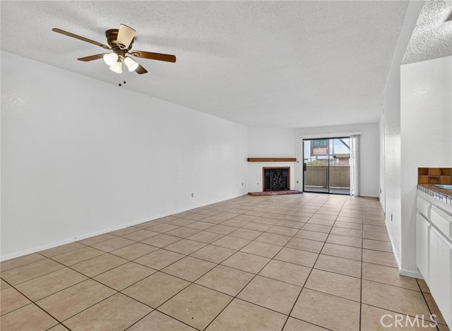 Detail Gallery Image 4 of 29 For 1419 W 179th #9,  Gardena,  CA 90248 - 2 Beds | 2 Baths