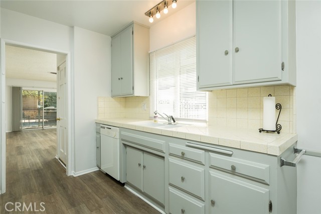 Detail Gallery Image 15 of 44 For 11014 Leolang, Sunland,  CA 91040 - 3 Beds | 1/1 Baths