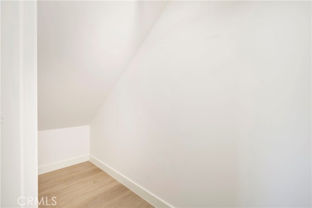 Detail Gallery Image 13 of 24 For 2641 Hermosa a,  Montrose,  CA 91020 - 4 Beds | 2 Baths