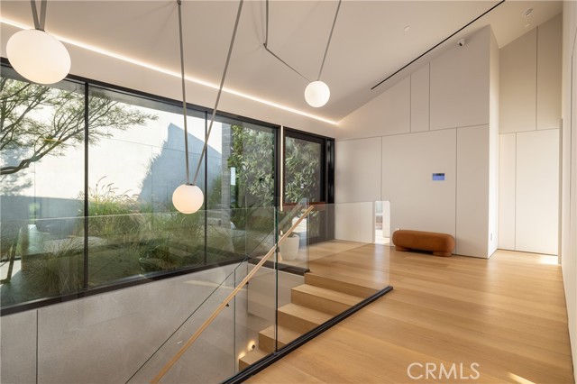 1000 Oriole Drive, Laguna Beach CA: https://media.crmls.org/medias/e4adcb54-46a1-464c-a7ac-cd1df15dda8a.jpg