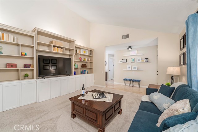 Detail Gallery Image 4 of 46 For 26041 Avenida Bonachon, Mission Viejo,  CA 92691 - 4 Beds | 2 Baths