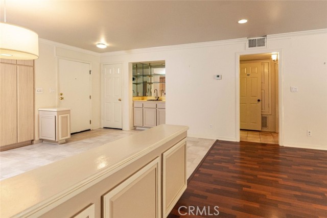 Detail Gallery Image 31 of 35 For 1854 S Beverly Glen Bld #204,  –,  CA 90025 - 2 Beds | 2 Baths