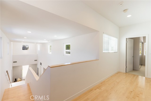 Detail Gallery Image 30 of 48 For 4921 Rupert Ave, Encino,  CA 91316 - 4 Beds | 3 Baths