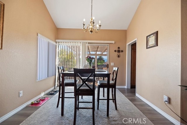 429 Colfax Circle, Corona CA: https://media.crmls.org/medias/e4b02858-f77f-4c7d-9270-97f1cbc181f2.jpg