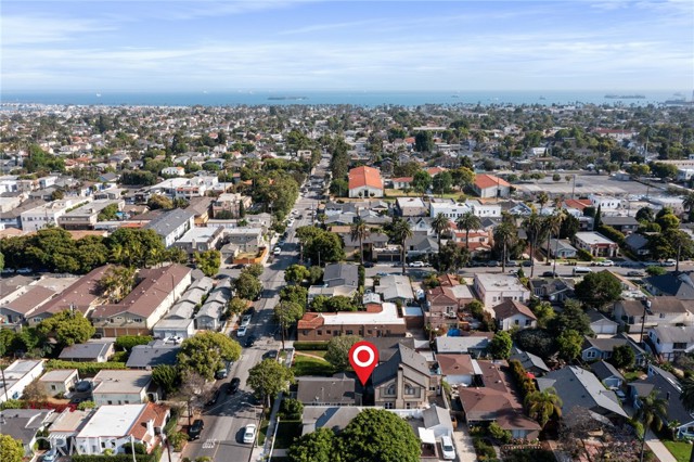 533 Roswell Avenue, Long Beach CA: https://media.crmls.org/medias/e4b0d0ed-37c9-4318-8eeb-88ba6ed069d3.jpg