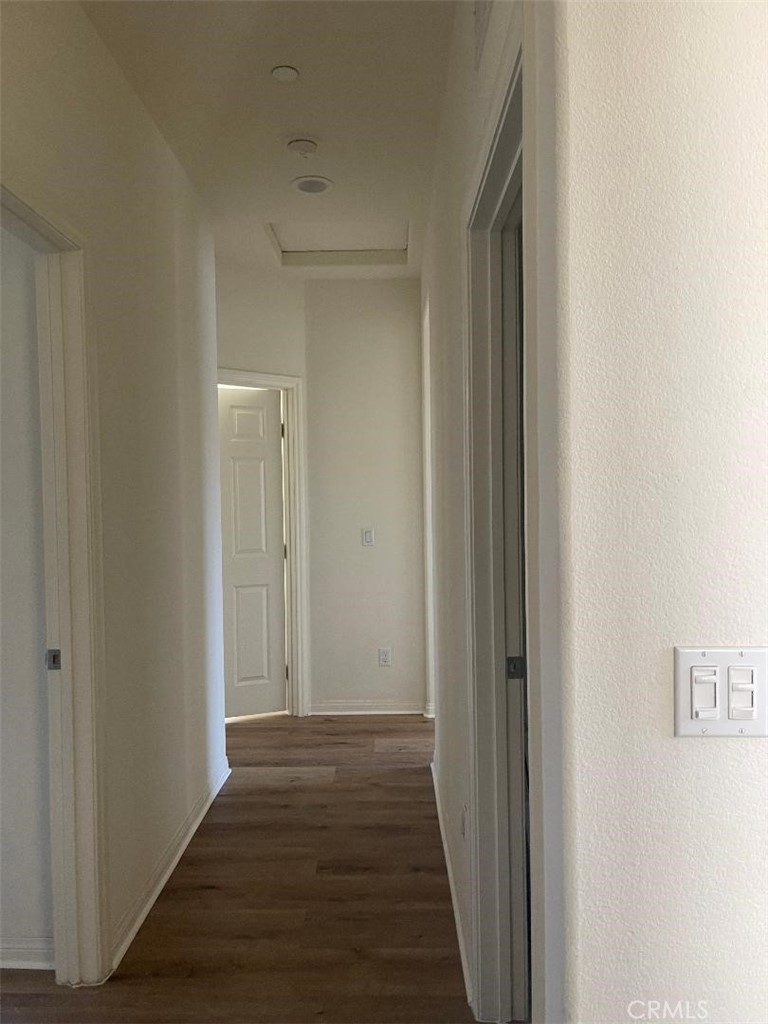 https://media.crmls.org/medias/e4b0d4b2-d546-409c-8720-e5f7fd6c66ee.jpg?preset=X-Large
