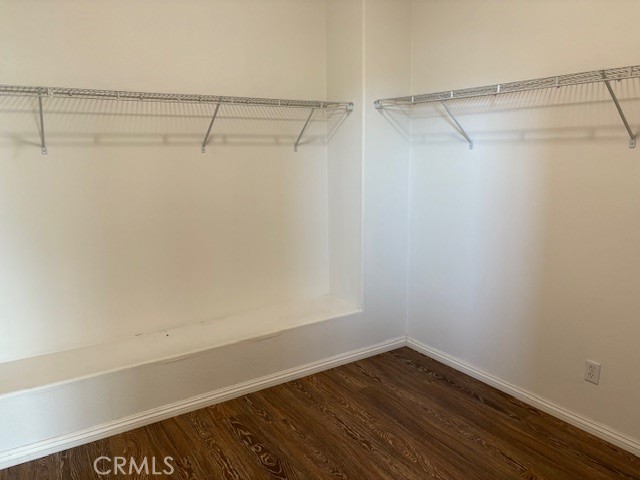 https://media.crmls.org/medias/e4b0dcbd-113a-4821-8d73-2f6a4d836367.jpg?preset=X-Large