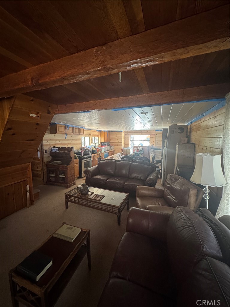https://media.crmls.org/medias/e4b19481-0872-48ad-8791-40d5fe9e80dd.jpg?preset=X-Large