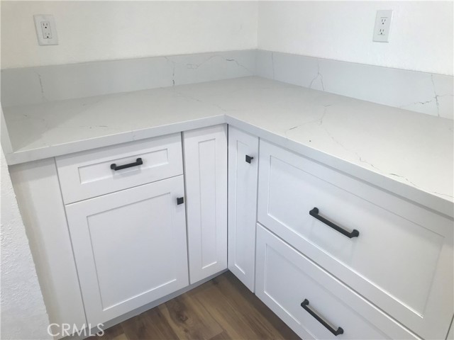 Detail Gallery Image 7 of 19 For 178 W Walnut Ave #D,  Rialto,  CA 92376 - 3 Beds | 2/1 Baths